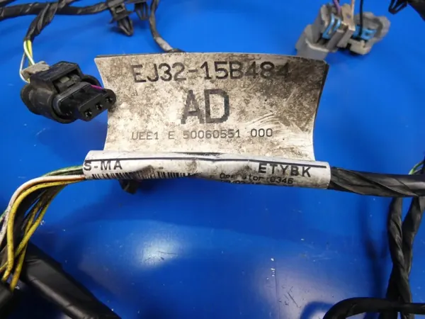 OEM EJ3215B484AD bakre parkeringssensor knippa image 3