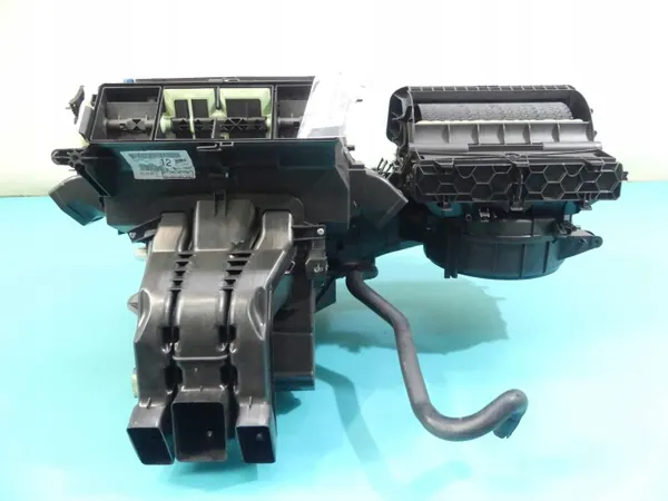Lämmityslaite OEM 5Q1820002T VW Golf VII:lle - Käytetty image 3