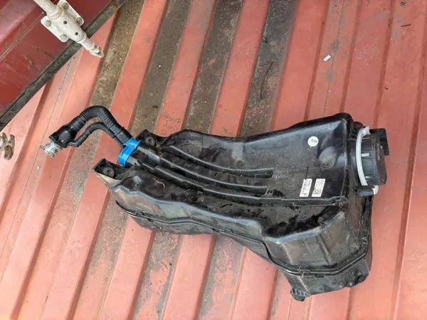 Audi AdBlue-tank OEM 4M0131878 voor Q7 II Q8 image 2