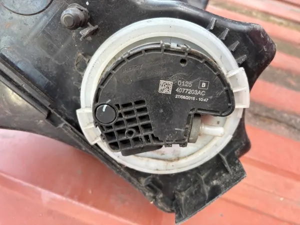 Audi AdBlue-tank OEM 4M0131878 voor Q7 II Q8 image 4