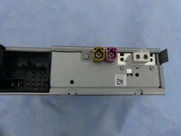 Controlador CD SD Skoda OEM 5Q0035819A - Usado image 3