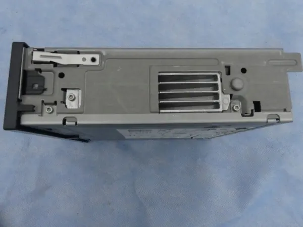Controlador CD SD Skoda OEM 5Q0035819A - Usado image 4