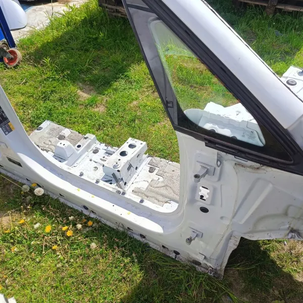 BMW OE 740347904 Etu Oikea Ovenpilarin Peite image 4