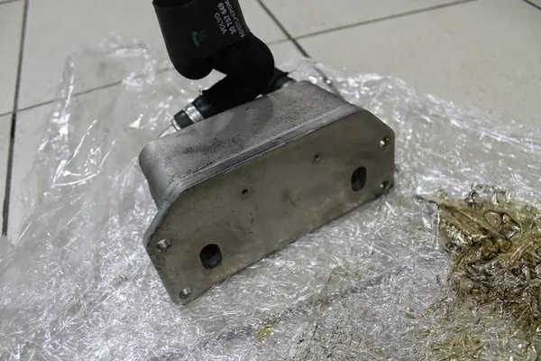 VOLVO Öl Kühler XC60/V60/V70/XC70 31325045 image 2