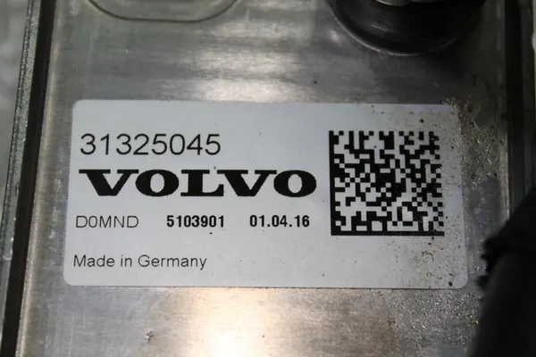 VOLVO Öl Kühler XC60/V60/V70/XC70 31325045 image 3