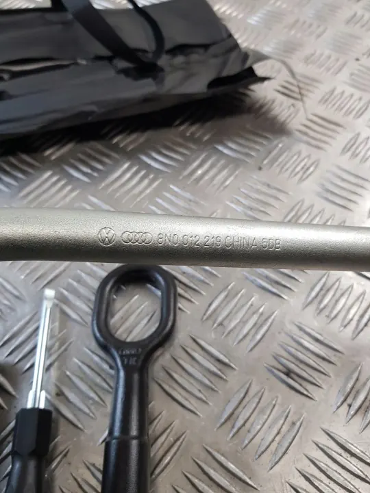 Audi OE Sleutelset OEM ZESTAW KLUCZY AUDI A4 B9 AVANT 16R- image 4