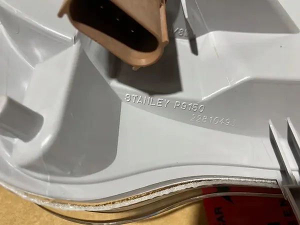 Farol de neblina dianteiro lado esquerdo Chevrolet Volt I 22810493 image 2