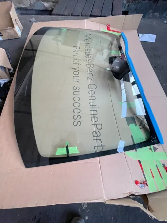 Mercedes W447 etutuuletin OEM 4476706600 image 2