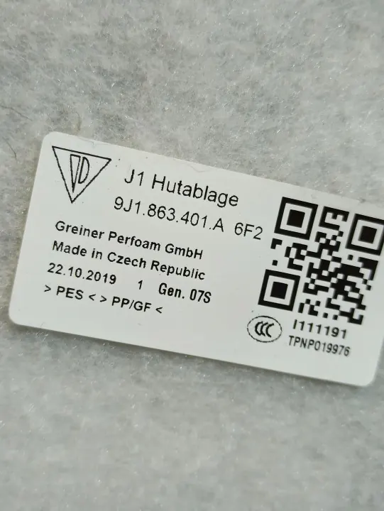Porsche Taycan 9J1 Heck-Kofferraumablage OEM 9J1863401A image 3