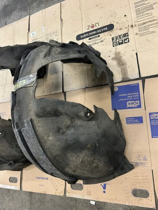 OEM 4G8821171D Etu vasen lokasuoja Audi A7 S7 image 3