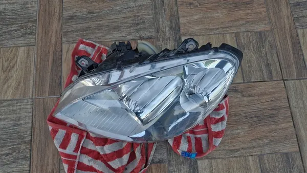 Linker Koplamp Mercedes B W245 Lift (2008-2011) image 3