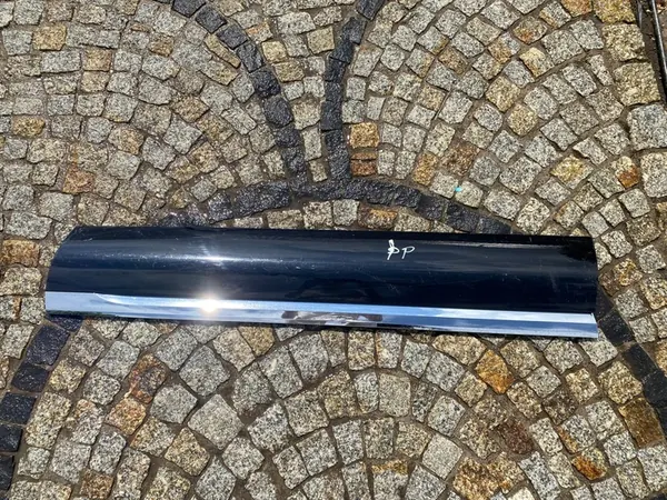 VW Touareg 7P6 Right Front Door Trim Chrome OEM image 3