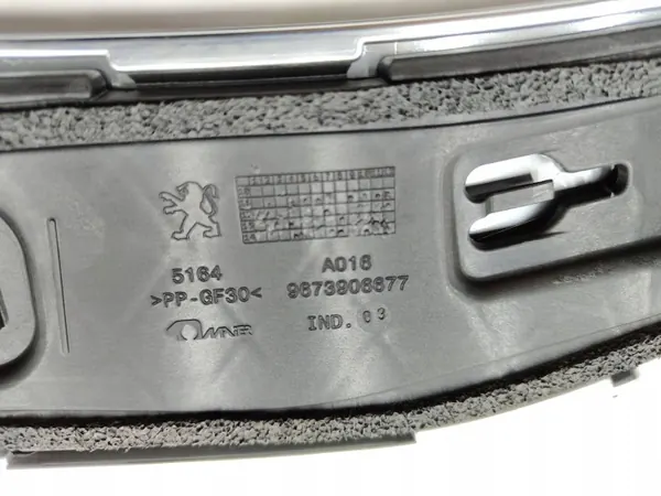 Peugeot 208 etutuuletinauha OEM 9673906677 image 10