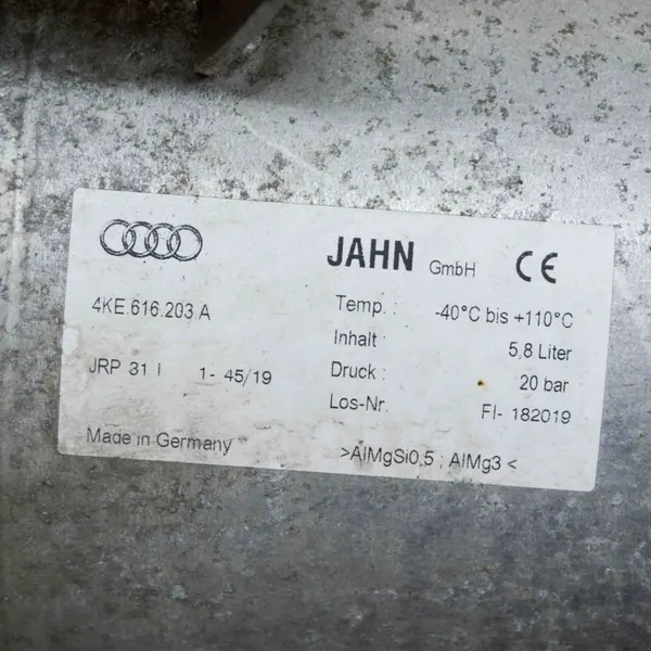 Audi e-tron 2019 Ilmasäiliö OEM 4KE616203A - Taka-jousitus image 6
