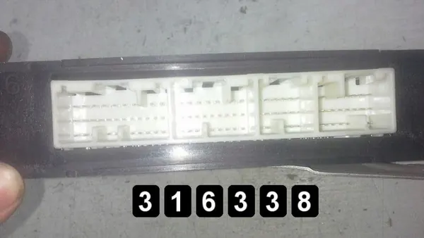 Daihatsu Move ECU OEM AM-316338 Modell 2001 image 3