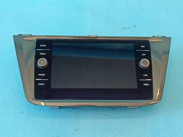 OEM 5G6919605B VW Tiguan II navigointinäyttö image 3