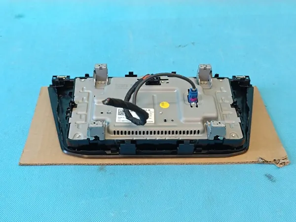 OEM 5G6919605B VW Tiguan II navigointinäyttö image 7
