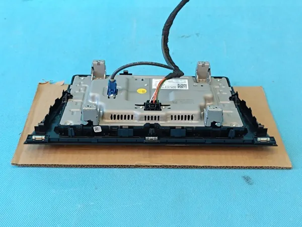 OEM 5G6919605B VW Tiguan II navigointinäyttö image 8