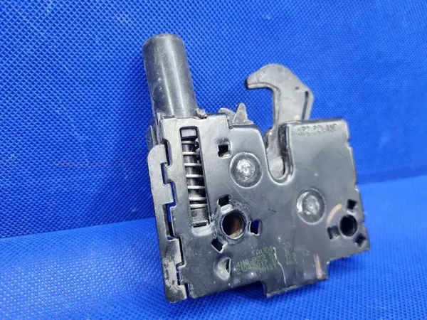 Huvlås AUDI Q7 Q8 4M0823509B image 3