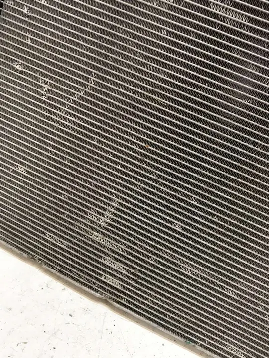 Radiador de agua Ford OE GN11-8005-AD image 9