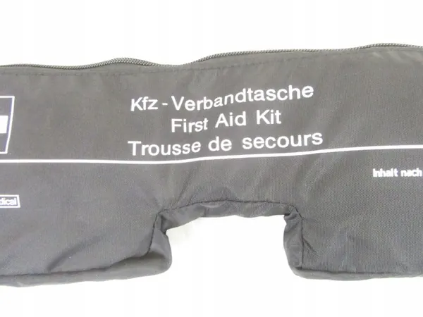 BMW Eerstehulpkit OEM 8270015 - Gebruikt image 4