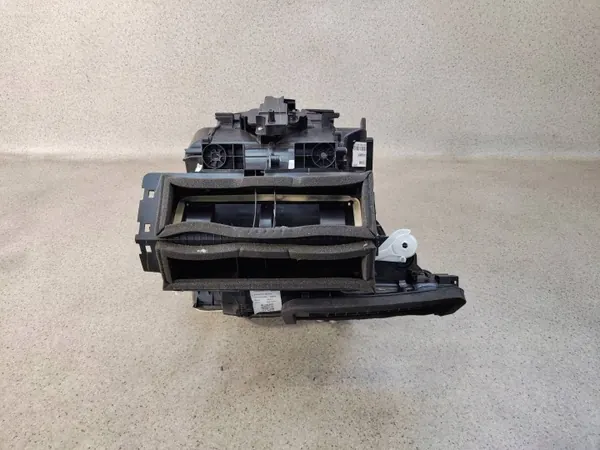 Lämmityslaite OEM 272703658R Renault Clio V:lle - Käytetty image 2