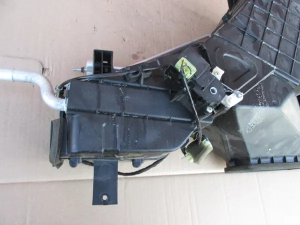 SsangYong OE Achterblazer OEM 6810021300 image 4