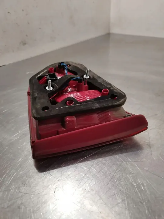 Volkswagen PASSAT B7 2012 Luz trasera izquierda image 6