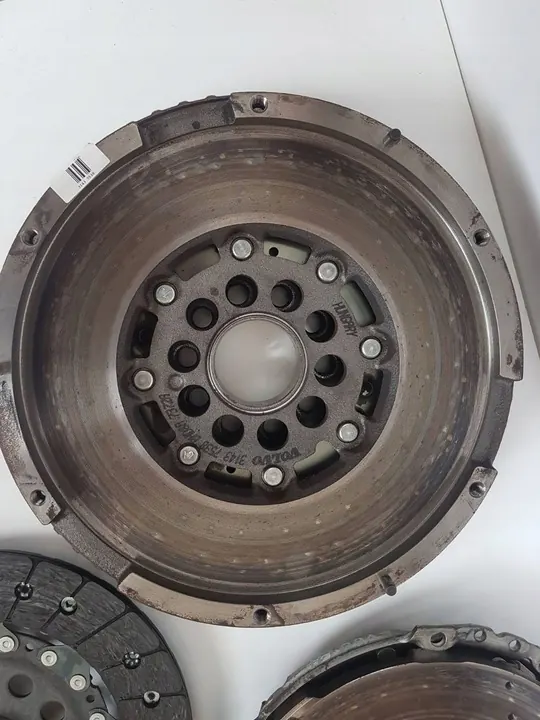 Volvo XC60 2015 Embreagem / Conjunto image 9