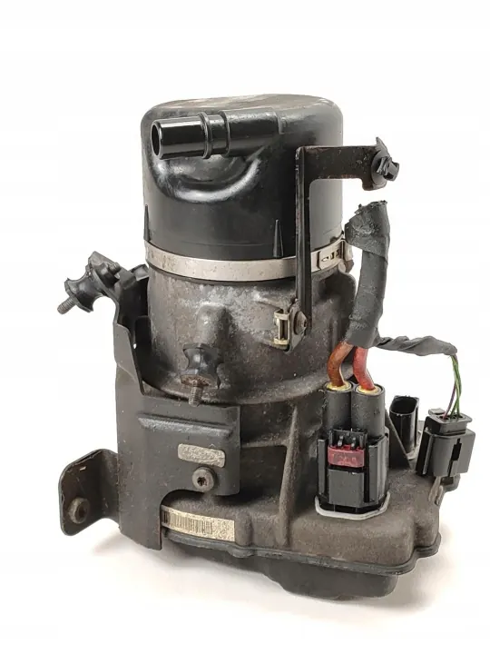 Mercedes servopump OEM A2044600680 Begagnad image 2