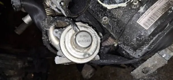 Válvula EGR OEM 038131501an para VW Passat 1.9L image 2