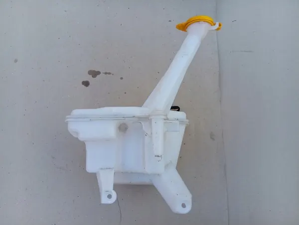 Toyota OE Ruitensproeiervloeistofreservoir 85315-0D170 image 5