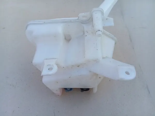 Toyota OE Ruitensproeiervloeistofreservoir 85315-0D170 image 6