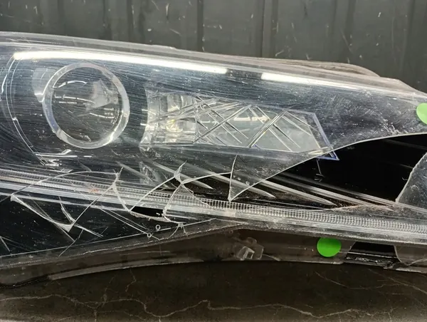 Rechtes Frontscheinwerfer SKODA SUPERB III 3V BI XENON image 3