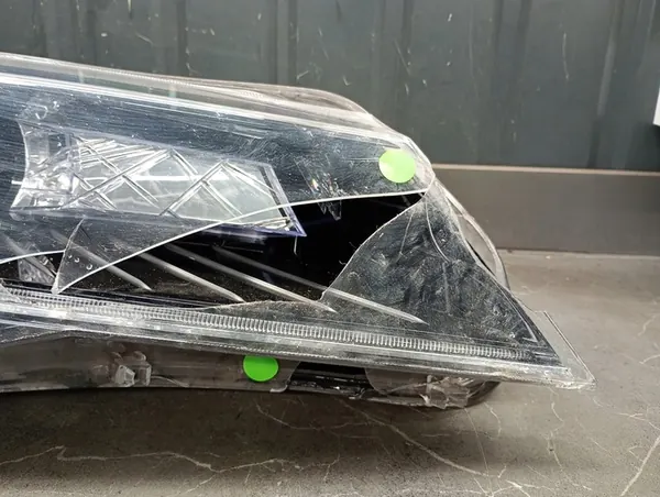 Rechtes Frontscheinwerfer SKODA SUPERB III 3V BI XENON image 4