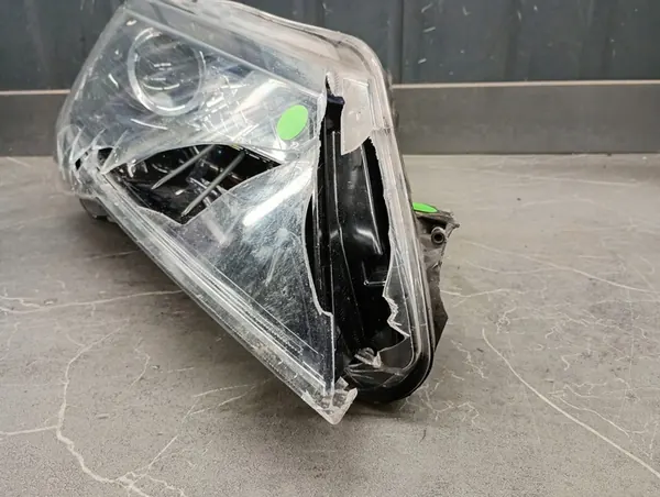 Rechtes Frontscheinwerfer SKODA SUPERB III 3V BI XENON image 6