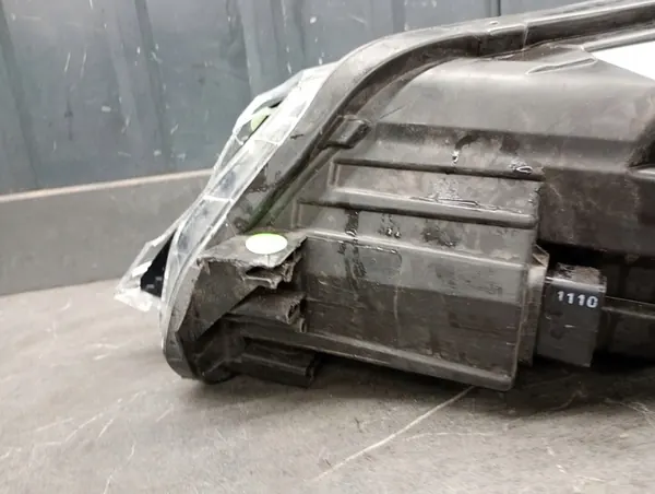 Rechtes Frontscheinwerfer SKODA SUPERB III 3V BI XENON image 8