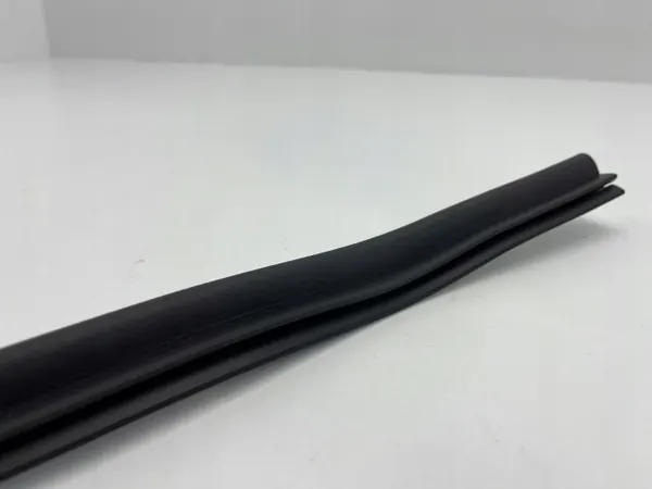 Junta do capô Volvo XC40 OEM 31442611 - Usado image 5
