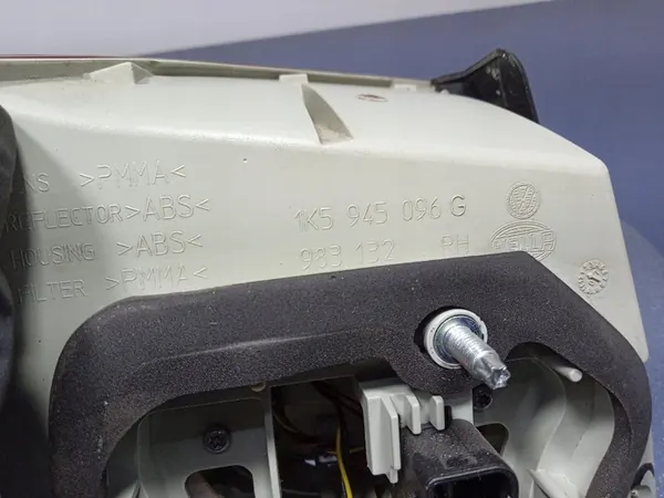 Volkswagen Jetta Höger Baklampa 05-10 1K5945096G image 5