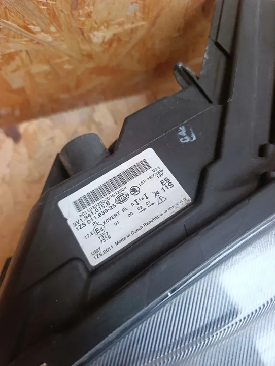 Farol Esquerdo Skoda Superb Bi Xenon OEM BJJU56 image 4