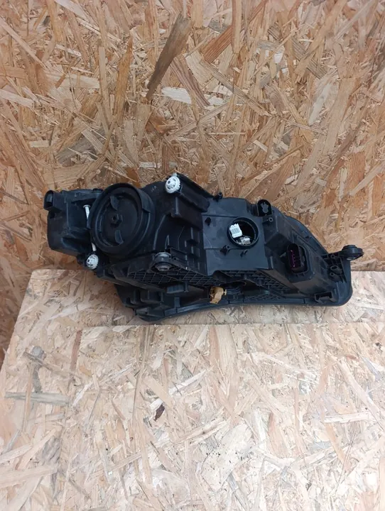 Farol Esquerdo Skoda Superb Bi Xenon OEM BJJU56 image 5