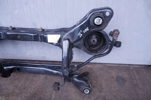 Refuerzo de viga suspensión trasera VOLVO S60 II V60 I image 3
