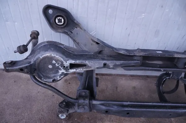 Refuerzo de viga suspensión trasera VOLVO S60 II V60 I image 7