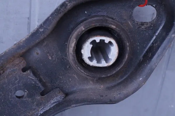 Refuerzo de viga suspensión trasera VOLVO S60 II V60 I image 9