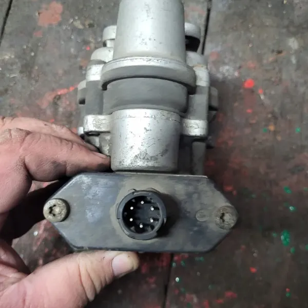 Soupape de sécheur d'air Octopus Six-Way OEM Iveco Stralis image 5