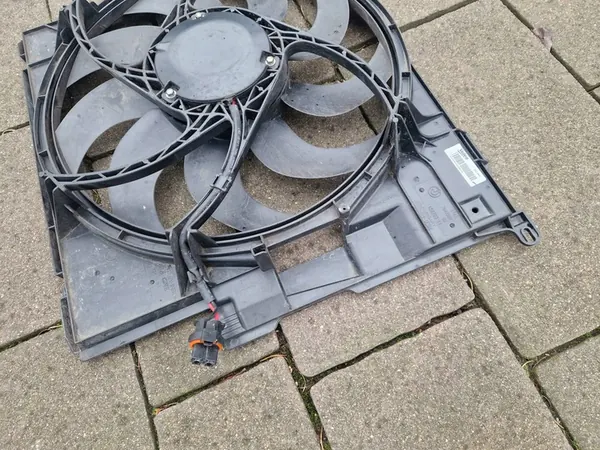 BMW 1 F20 Fläktkåpa 5020644 7640508 image 4