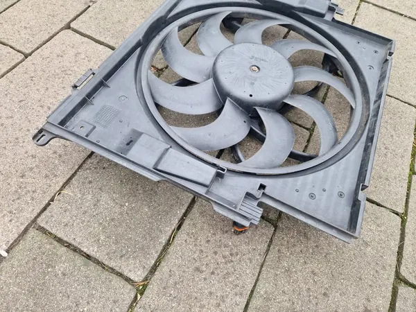 BMW 1 F20 Fläktkåpa 5020644 7640508 image 8