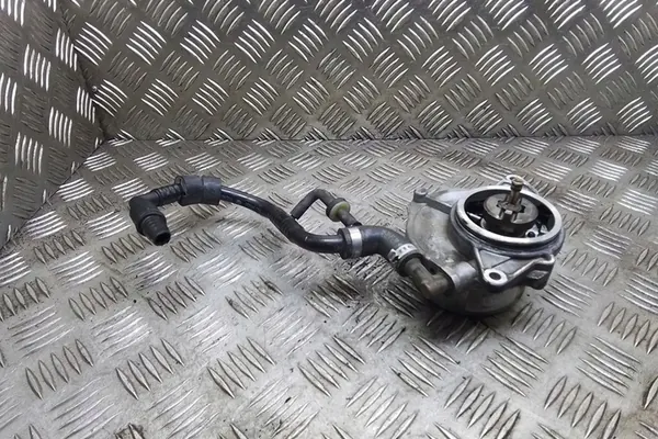 Imupumppu AUDI Q7 3.0L Diesel 2010 OEM 059145100H image 2