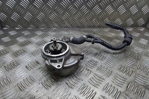 Imupumppu AUDI Q7 3.0L Diesel 2010 OEM 059145100H image 3