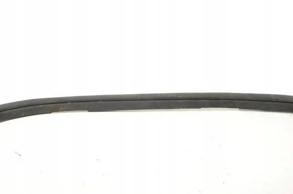 Junta de puerta Mercedes AMG GT OEM A1906970351 - Usado image 3